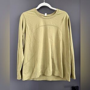 Lululemon long sleeve active top 14